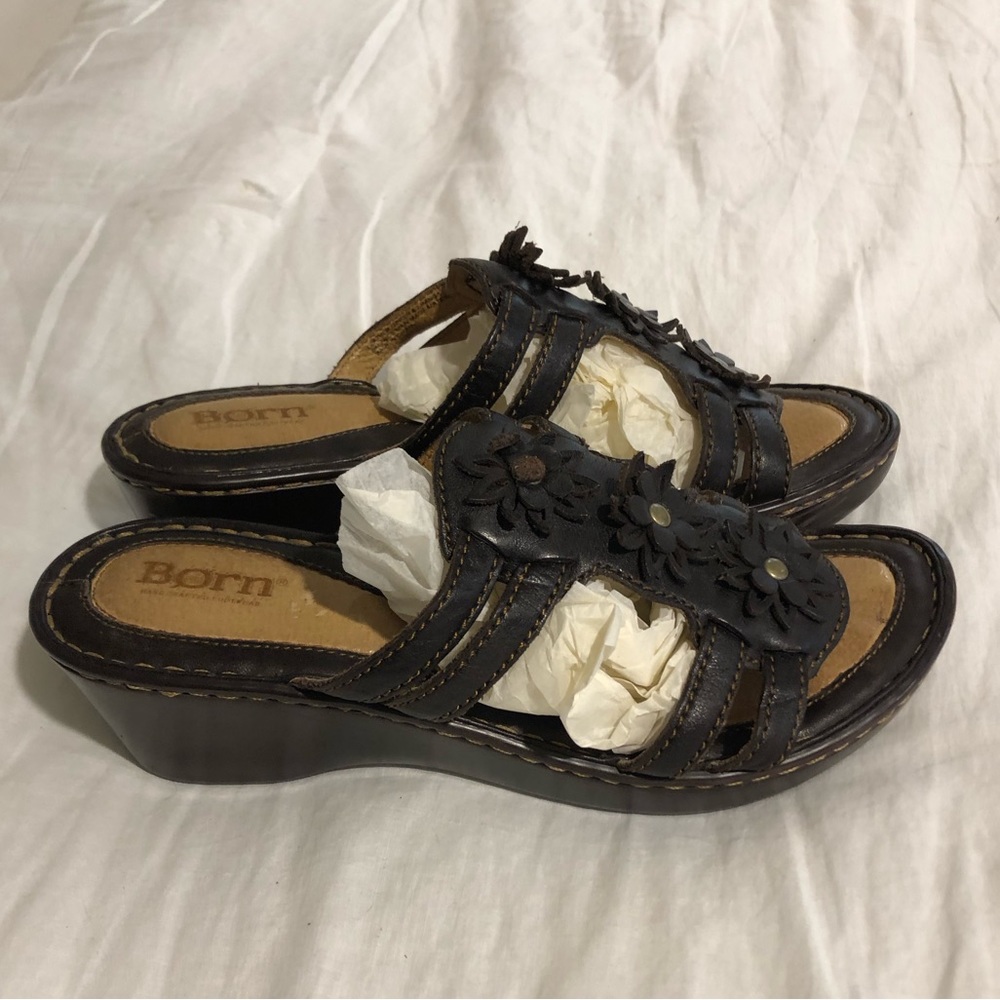 Born women’s size 7 brown sandals.